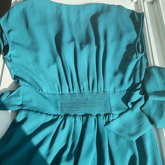 Forever 21 dress 🚨 - Picture 3 of 6